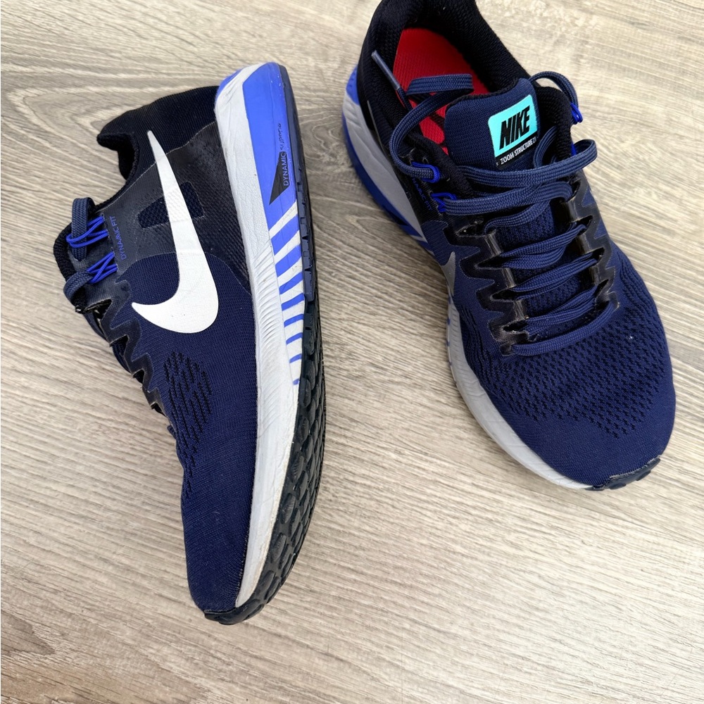Nike Men's Navy and Black Athletic Shoes
